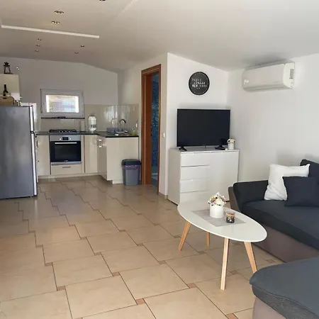 Sinisa Apartman Vir Exterior photo