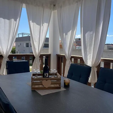 Sinisa Apartman Vir Exterior photo