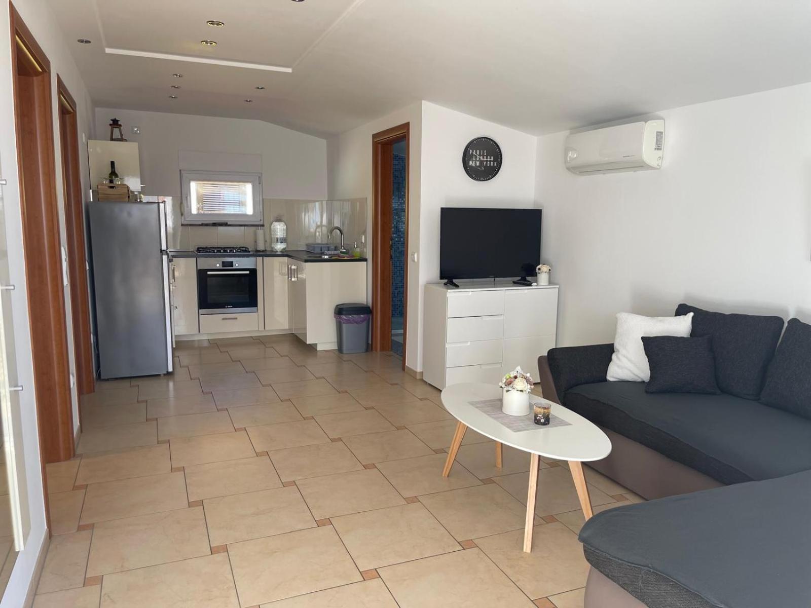 Sinisa Apartment Vir